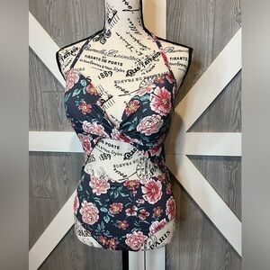 D09.1. Shade & Shore Grey Floral Open Abdomen One Piece 36D